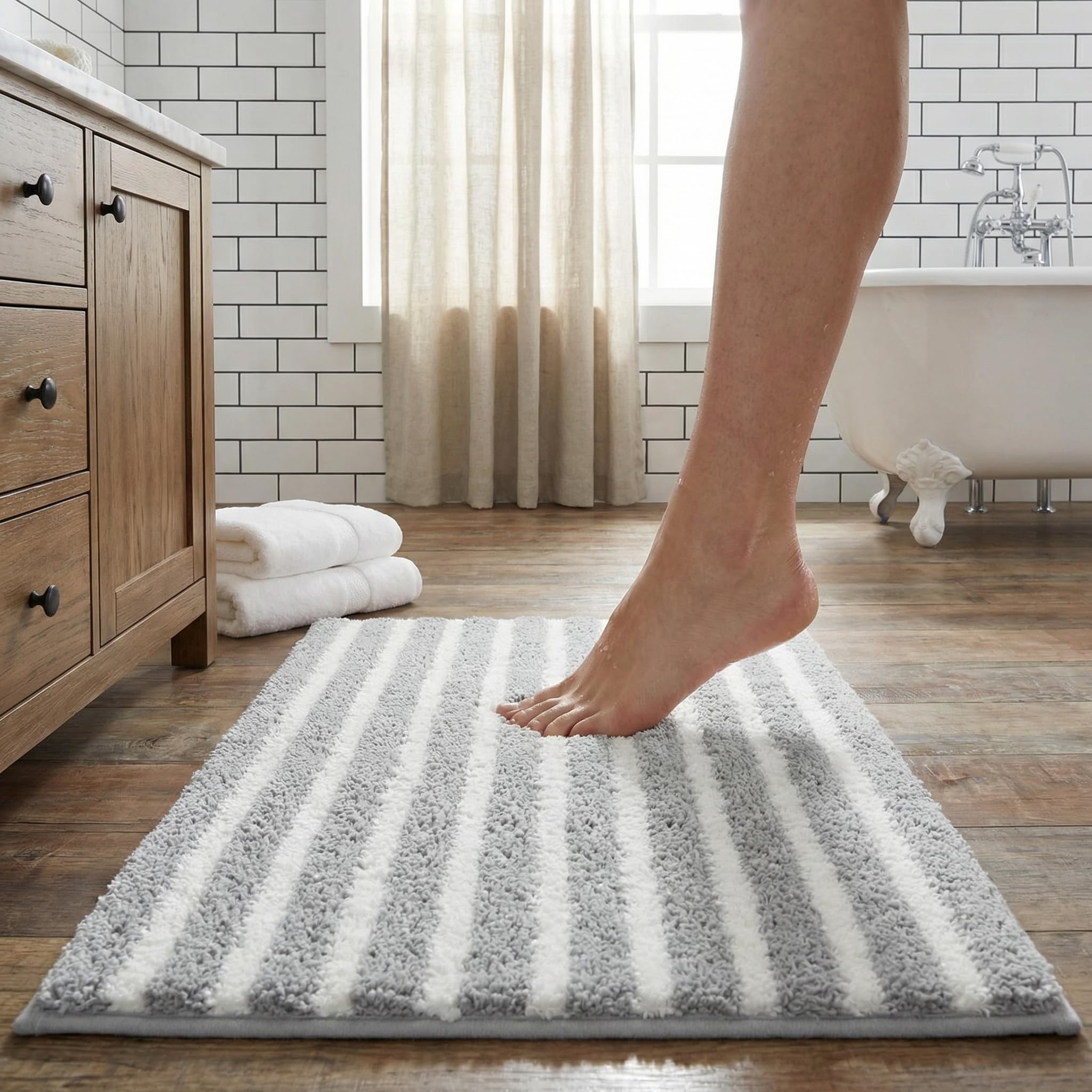GRANNY SAYS Gray Bathroom Rugs, Bath Mats for Bathroom Non-Slip, Super Soft and Water Absorbent, Microfiber Bath Rugs, Machine Wash Dry, Bath Rugs for Floor, Tub and Shower, 16" x 24"